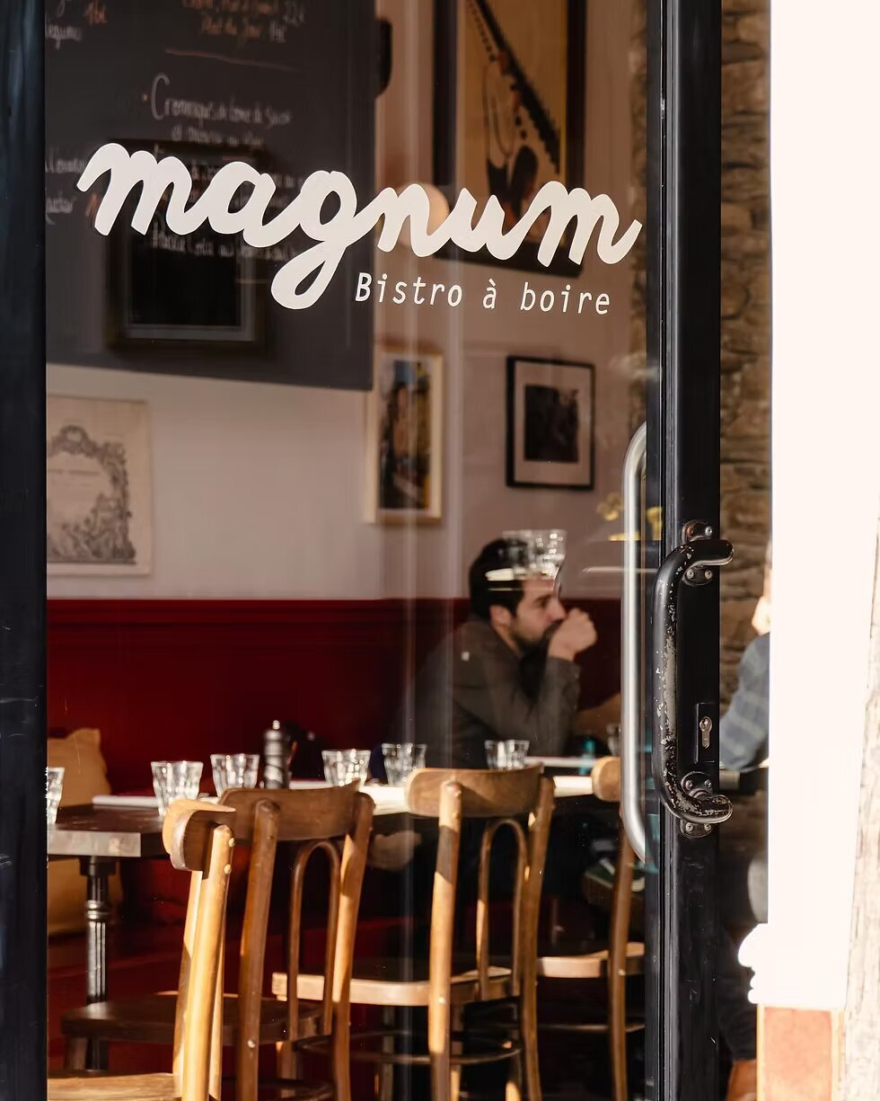 Magnum — enseigne vitrine